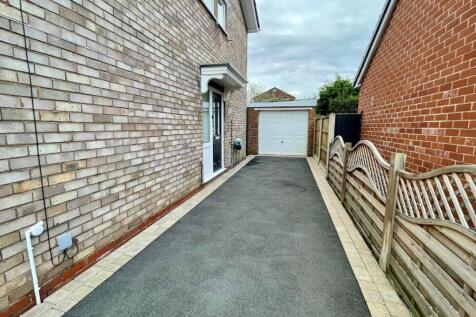 SINGLE GARAGE