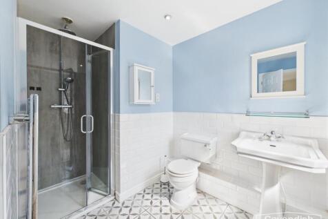 ENSUITE SHOWER ROOM
