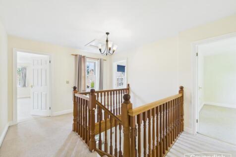 GALLERIED LANDING
