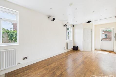 CAM01843G0-PR0178-STILL019.jpg