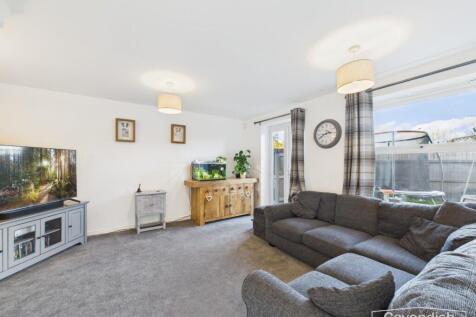 LIVING ROOM/DINING AREA