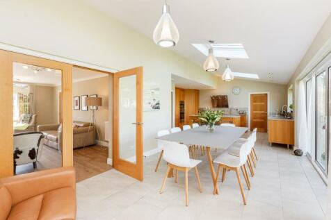 8260274-interior13.jpg