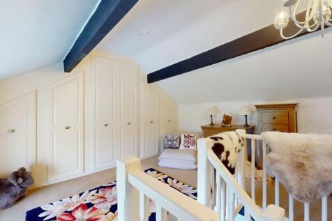 LANDING/STUDY/DRESSING ROOM