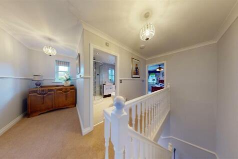 FIRST FLOOR LANDING