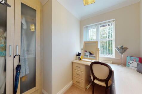 DRESSING ROOM