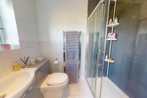 EN SUITE SHOWER ROOM