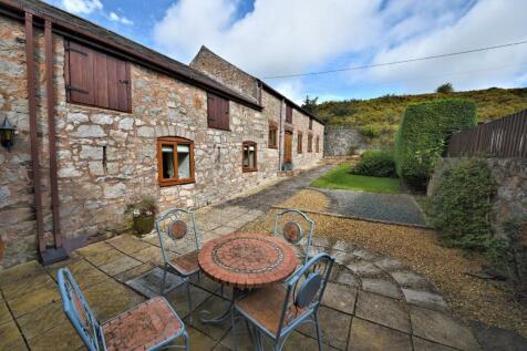 REAR COURTYARD