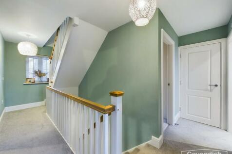 FIRST FLOOR LANDING