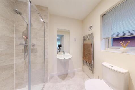 EN SUITE SHOWER ROOM