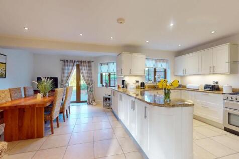 KITCHEN/DINING/FAMILY ROOM