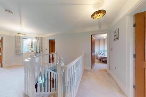 FIRST FLOOR LANDING