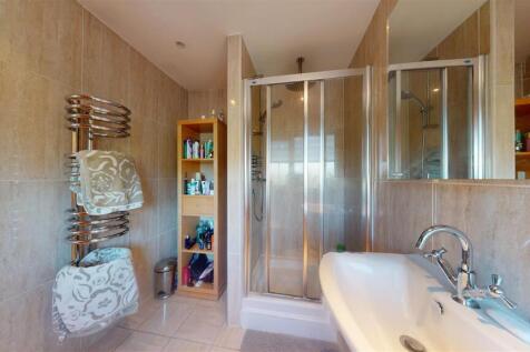 LUXURY ENSUITE SHOWER ROOM