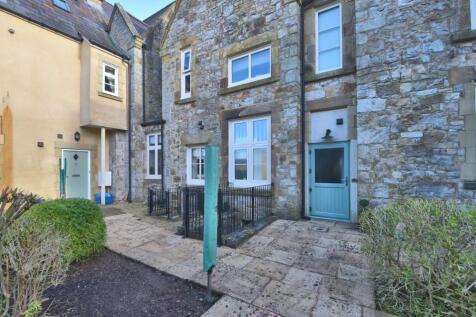 REAR COURTYARD