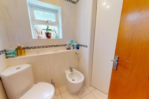 SEPARATE WC