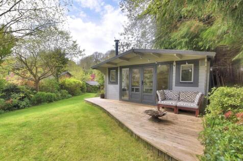 SUMMERHOUSE