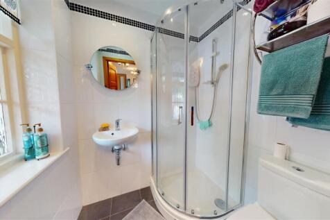 SHOWER ROOM/WC