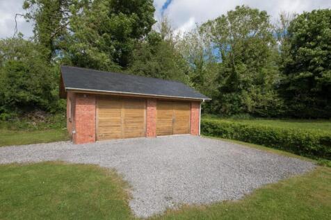 DOUBLE GARAGE