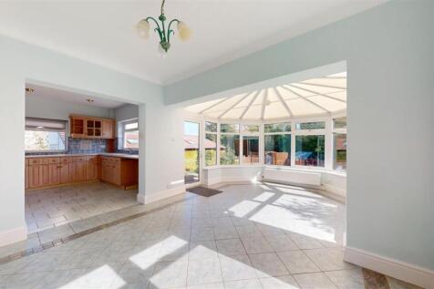 CONSERVATORY/FAMILY ROOM