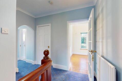 FIRST FLOOR LANDING