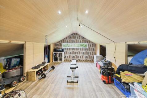 CABIN UPSTAIRS