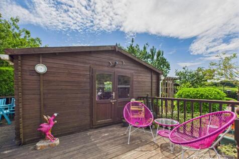 SUMMERHOUSE