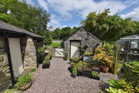 GARDEN STORE ROOM
