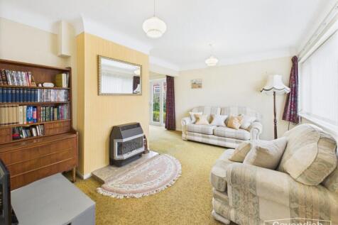 LIVING/ DINING ROOM