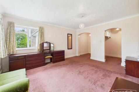 PRINCIPAL BEDROOM SUITE