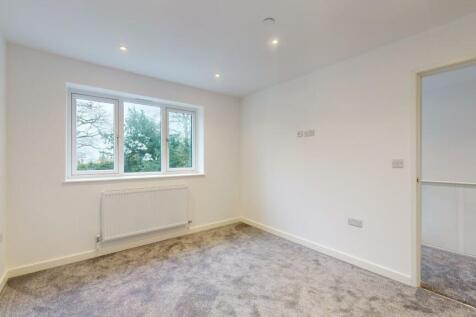 STUDY/BEDROOM 5