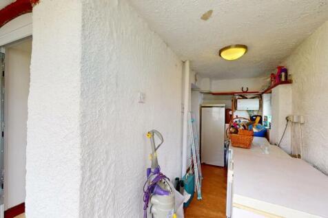 SIDE PORCH