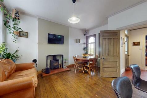 KITCHEN/DINING/FAMILY ROOM