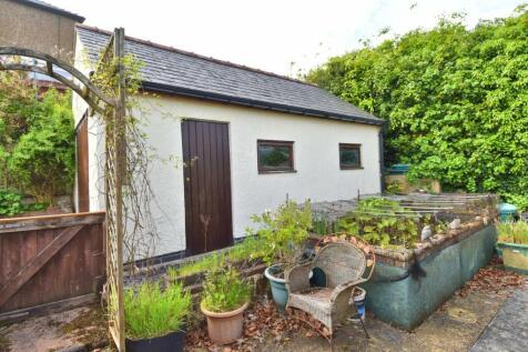 DETACHED GARAGE