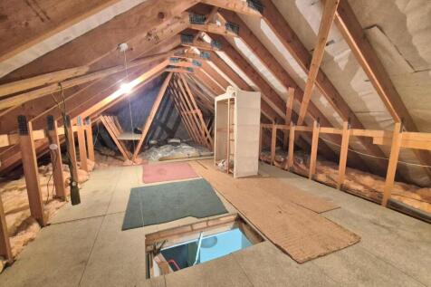 PART BOARDED LOFT AREA