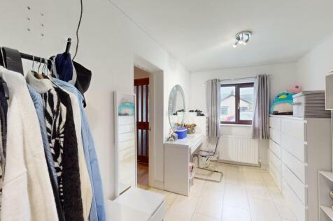 BEDROOM FOUR/HOBBY ROOM