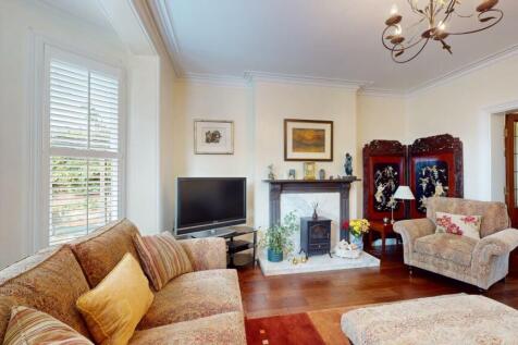 sitting room 2.jpg