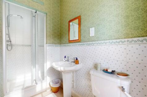 ensuite 2.jpg