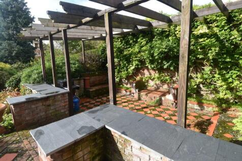 SHELTERED PERGOLA