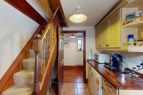 SIDE HALL/UTILITY AREA