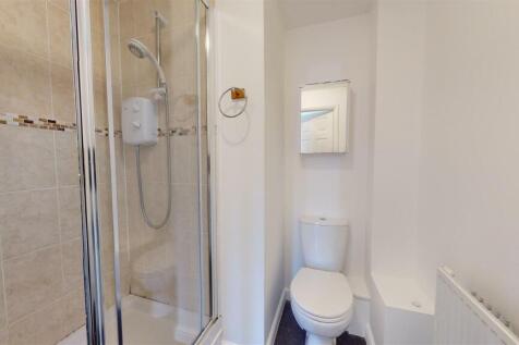 EN SUITE SHOWER ROOM