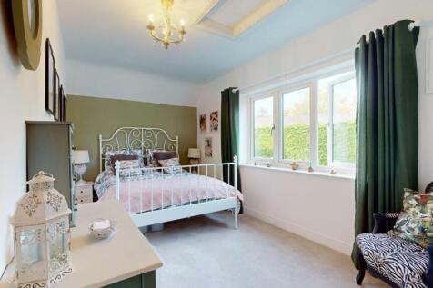 BEDROOM 4