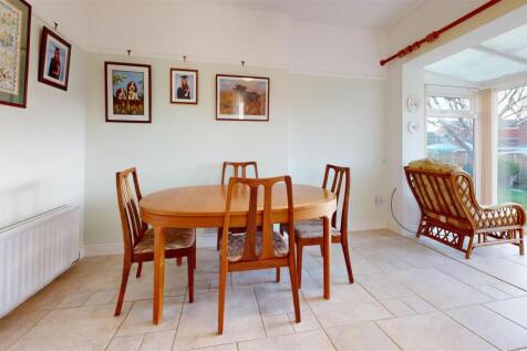 DINING ROOM/DAY ROOM