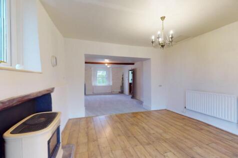 FAMILY ROOM AND DINING ROOM