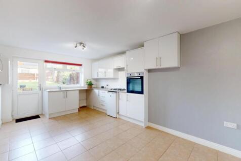 LARGE KITCHEN/DINING ROOM
