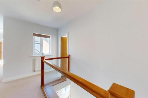 FIRST FLOOR LANDING