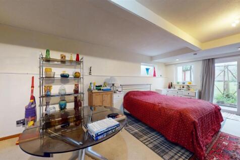 LOWER GROUND FLOOR BEDROOM