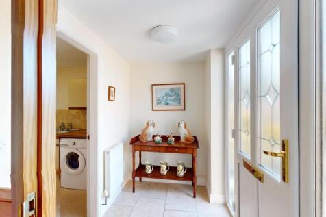 ENTRANCE PORCH