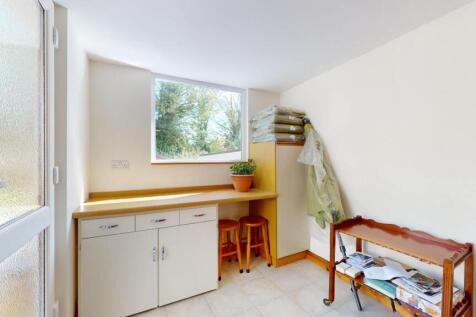 HOBBY ROOM