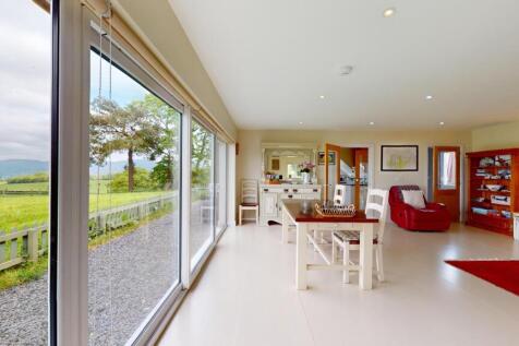 LOUNGE &amp; DINING ROOM