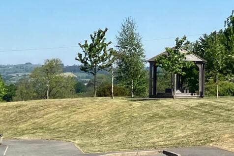COMMUNAL GARDENS