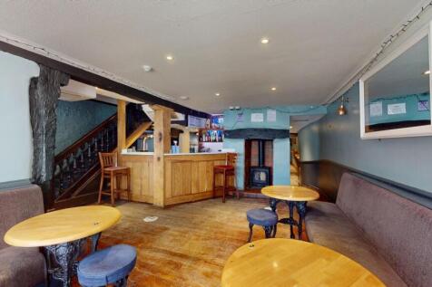 LOUNGE BAR